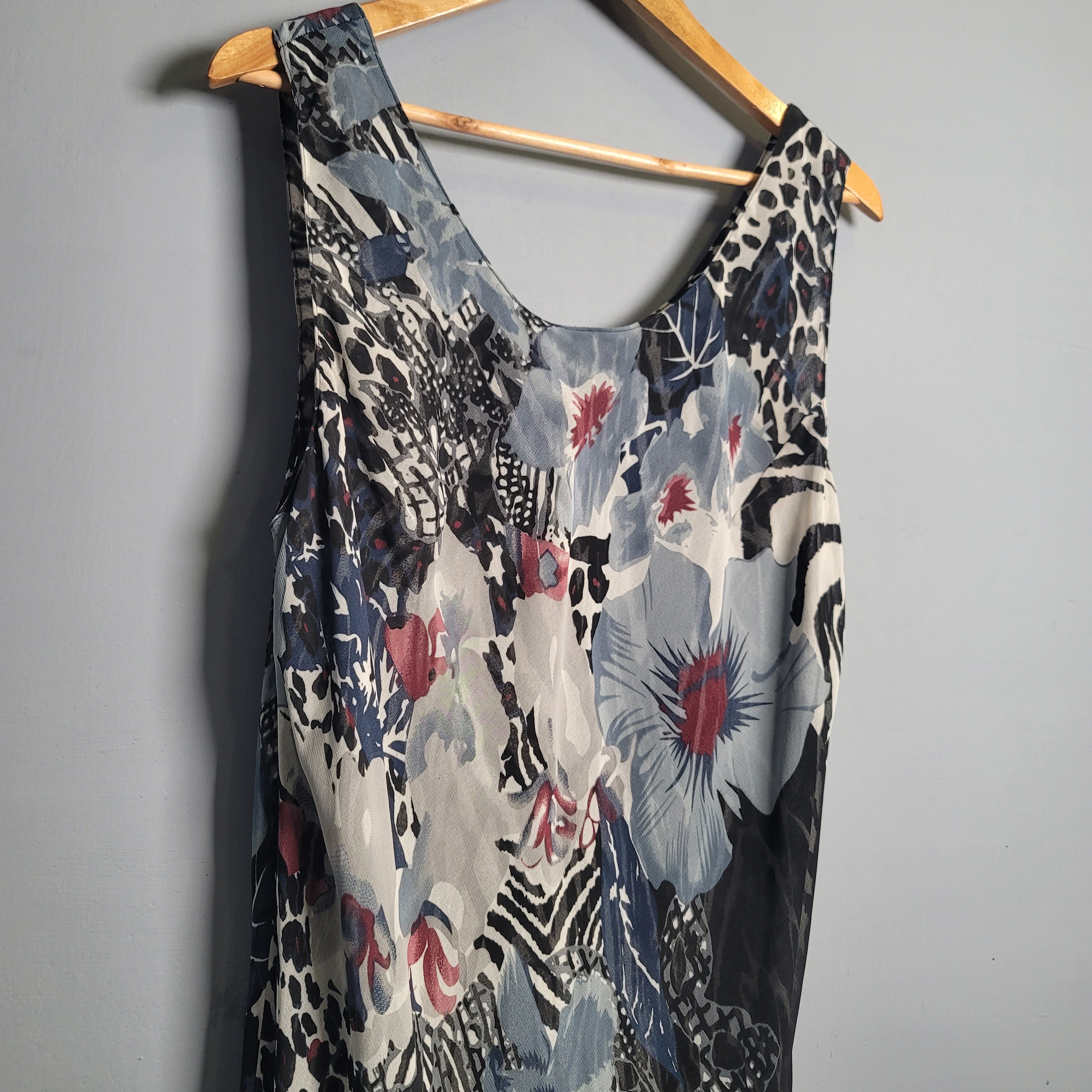 Designer sleevless dress (EY Signature) - THE GREY AREA