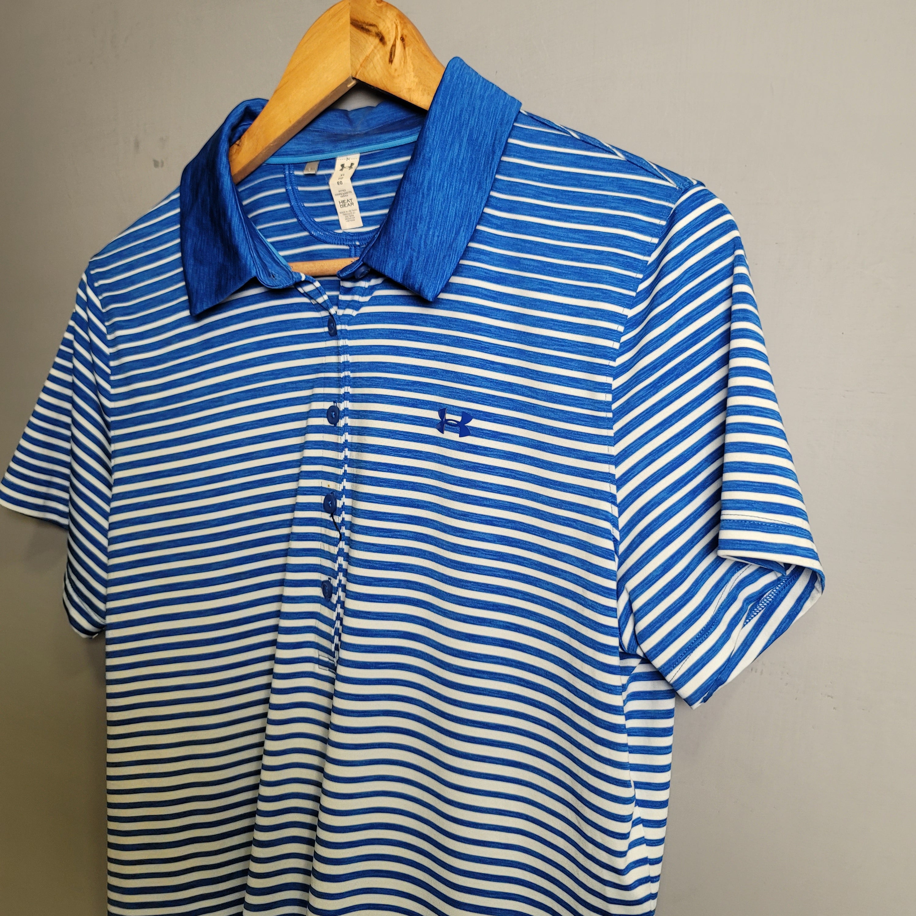 Blue and white sports polo t-shirt (UnderArmour) - THE GREY AREA