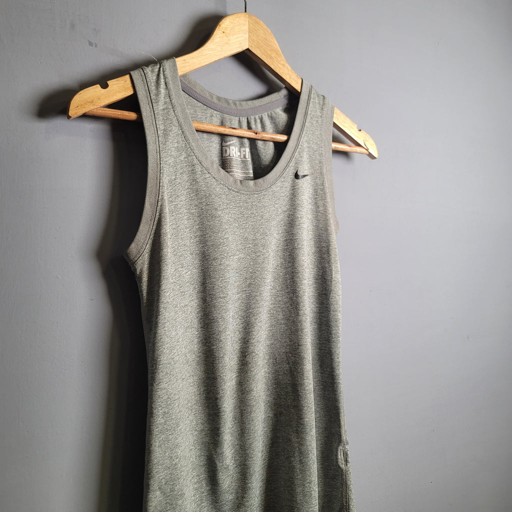 Grey Dri-fit sports tanktop (Nike) - THE GREY AREA