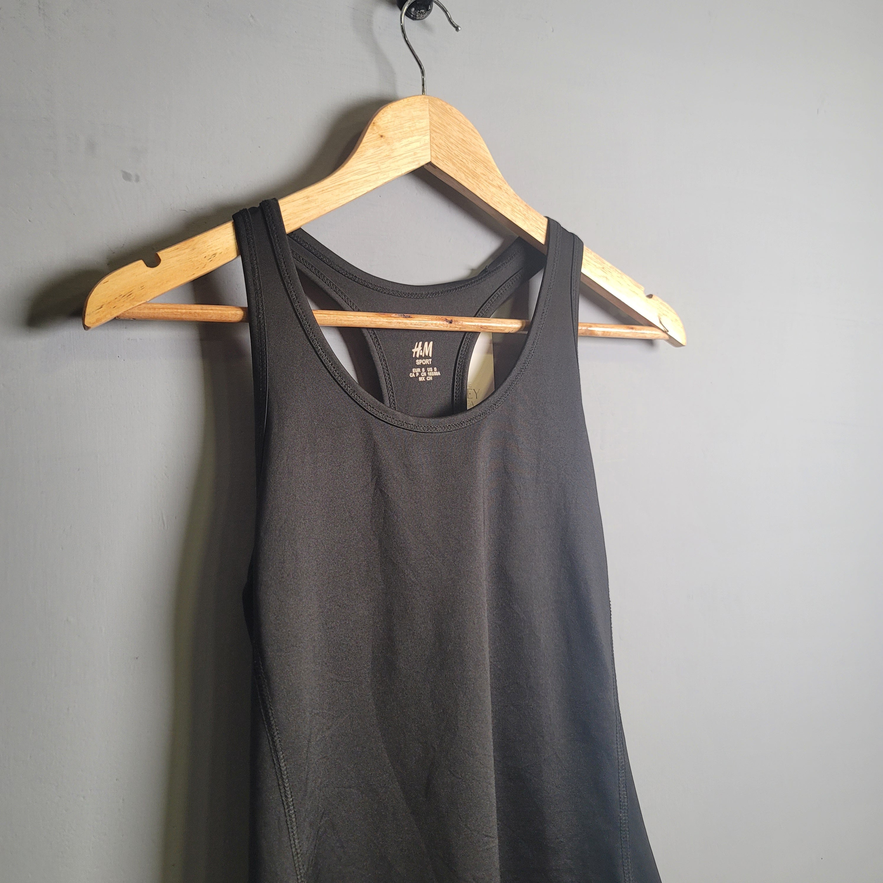 Black Sports Tanktop (H&M) - THE GREY AREA