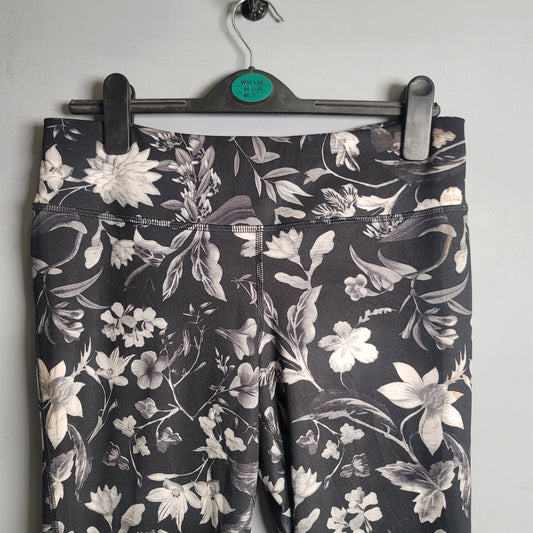 Black Floral print Yoga Pants (OLD NAVY) - THE GREY AREA