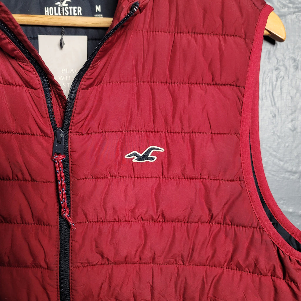 Hollister Burgundy Red Puffer Full Zip Vest Mens Zipped Pockets - THE GREY AREA