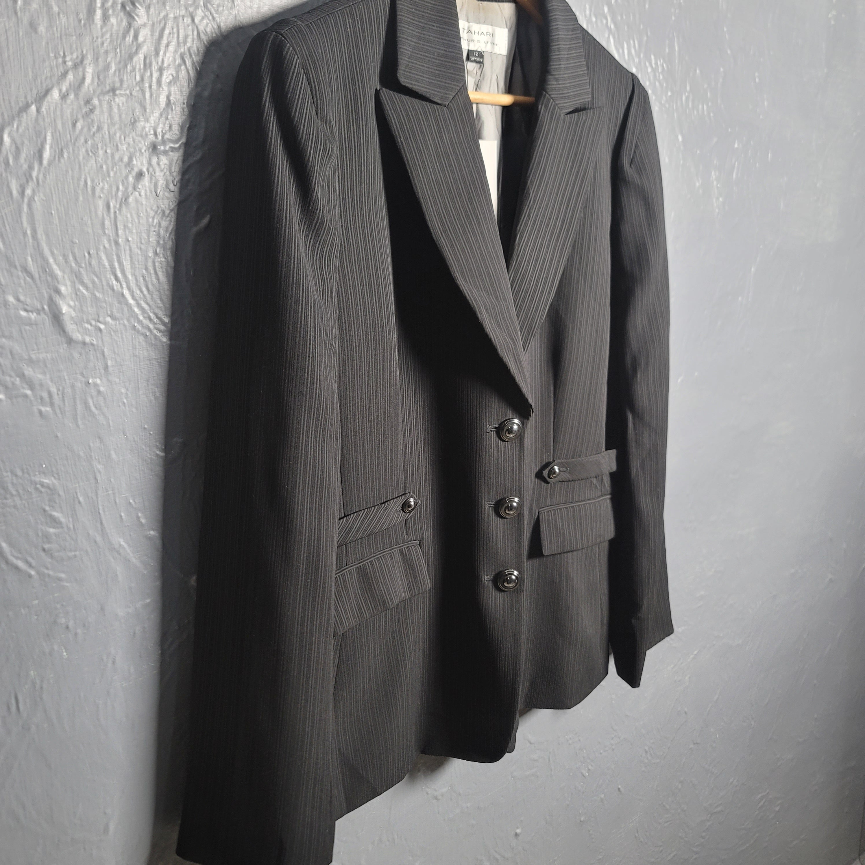 Tahari Arthur S. Levine Women's 3 Button Blazer Fashion Jacket - THE GREY AREA