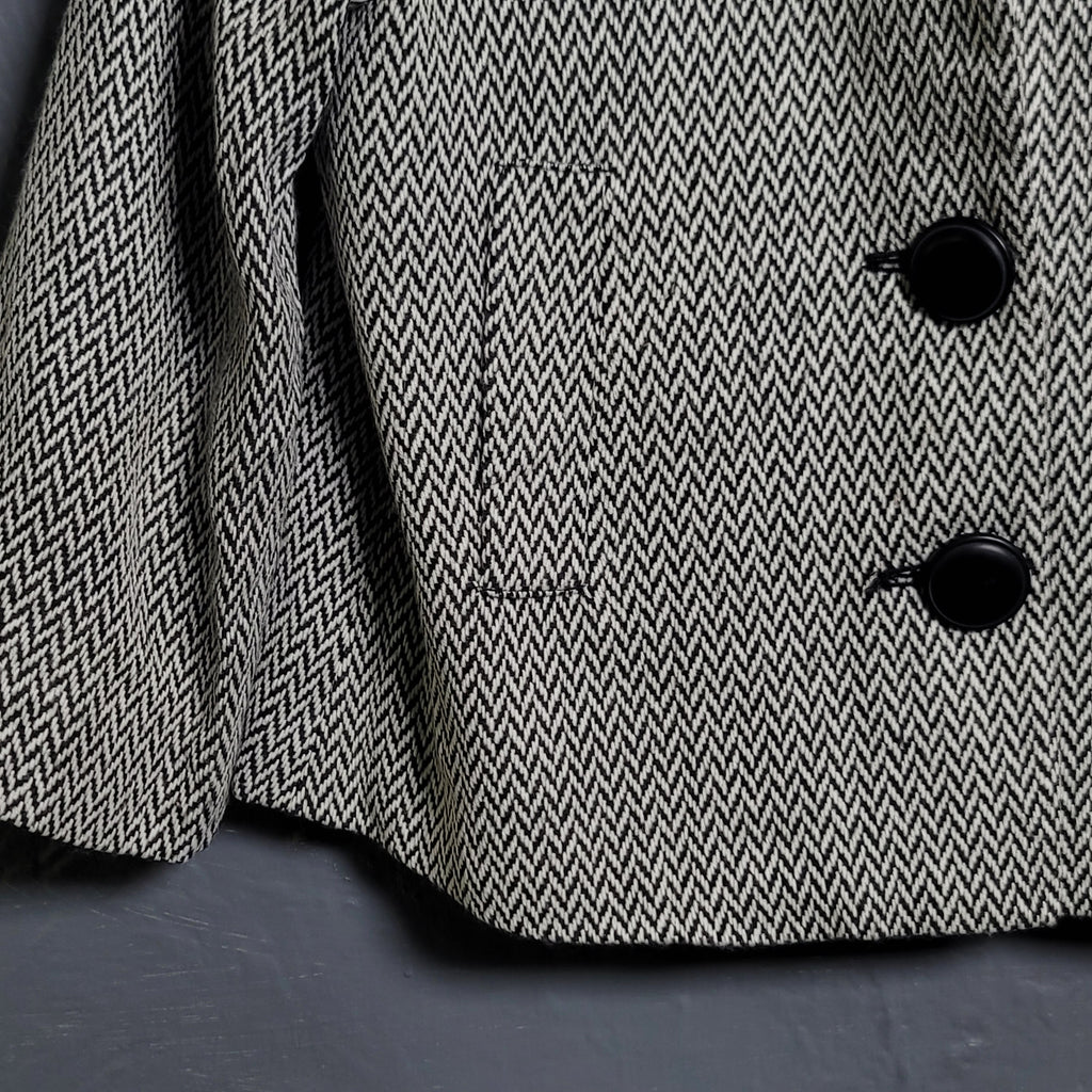 Classic black and white patterned Chevron cropped jacket - THE GREY AREA