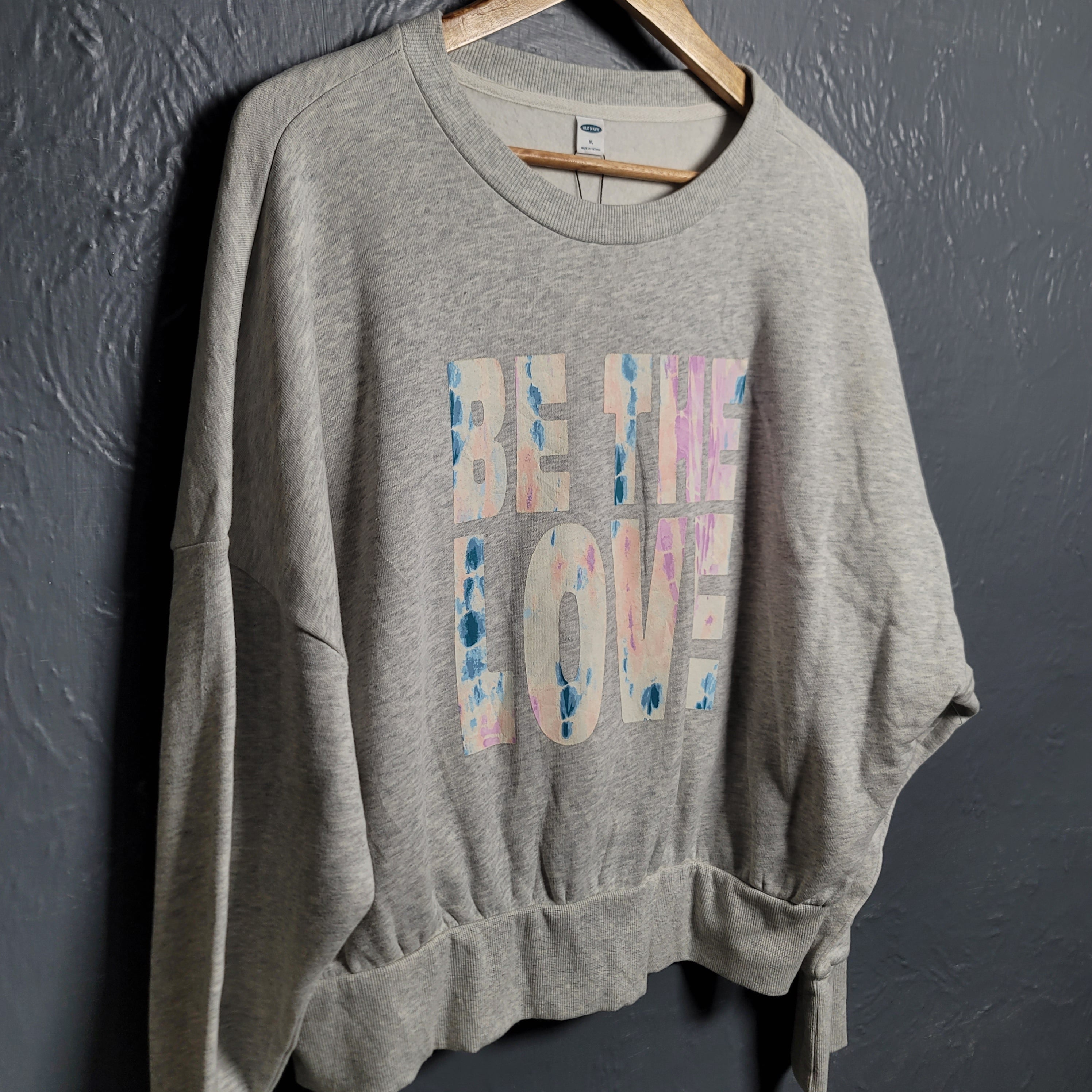 Women's Old Navy Heather Gray "Be The Love" Cropped Sweatshirt - THE GREY AREA
