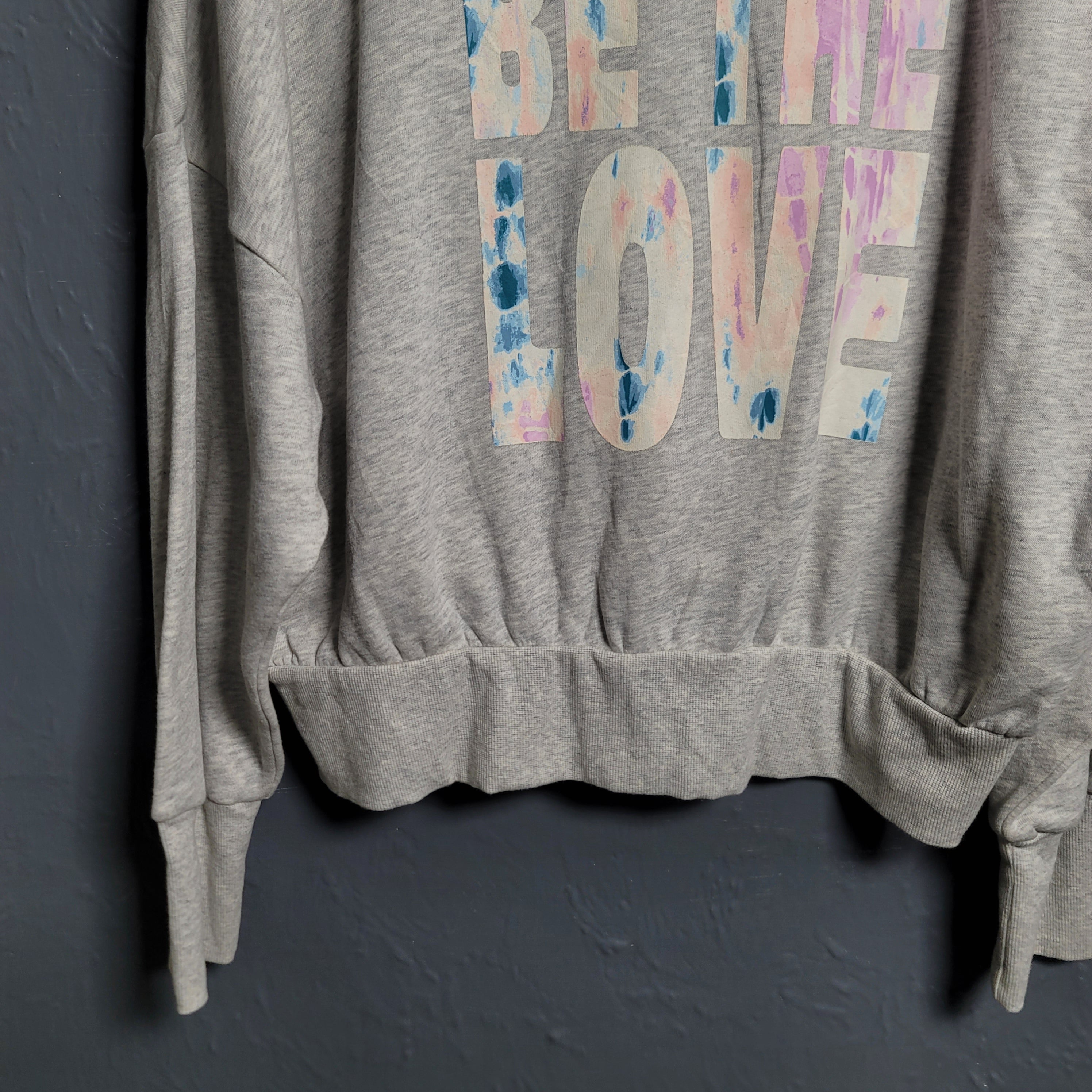 Women's Old Navy Heather Gray "Be The Love" Cropped Sweatshirt - THE GREY AREA