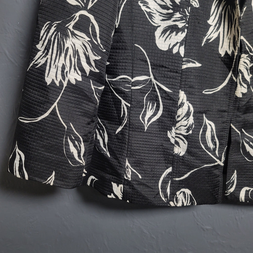 Chico's Women's Black & White Floral Quilted Long Sleeve Textured Blazer Jacket - THE GREY AREA