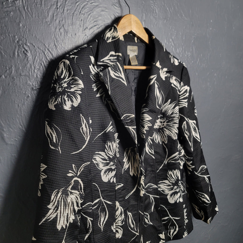 Chico's Women's Black & White Floral Quilted Long Sleeve Textured Blazer Jacket - THE GREY AREA
