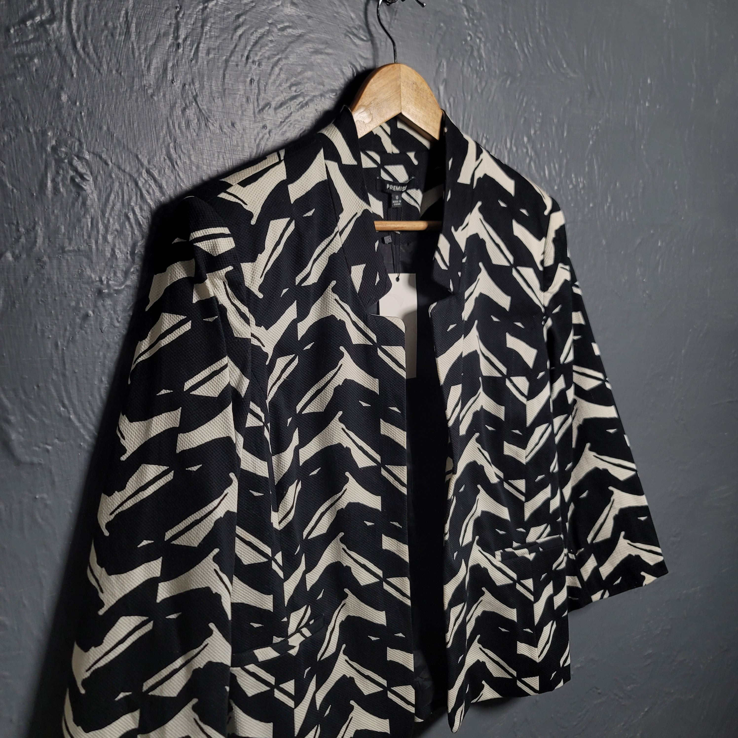 Women's Premise Graphic Bold Black & White Print Statment Jacket - THE GREY AREA
