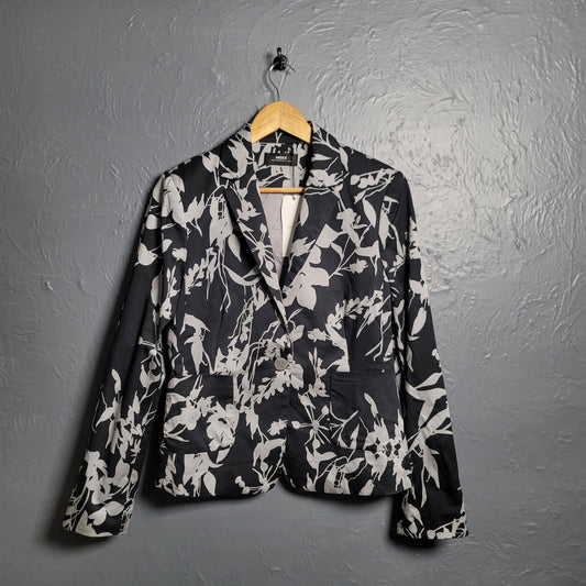 Women’s black and white floral print crepe suit jacket - THE GREY AREA