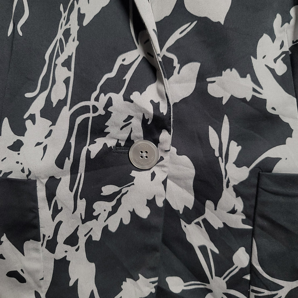 Women’s black and white floral print crepe suit jacket - THE GREY AREA