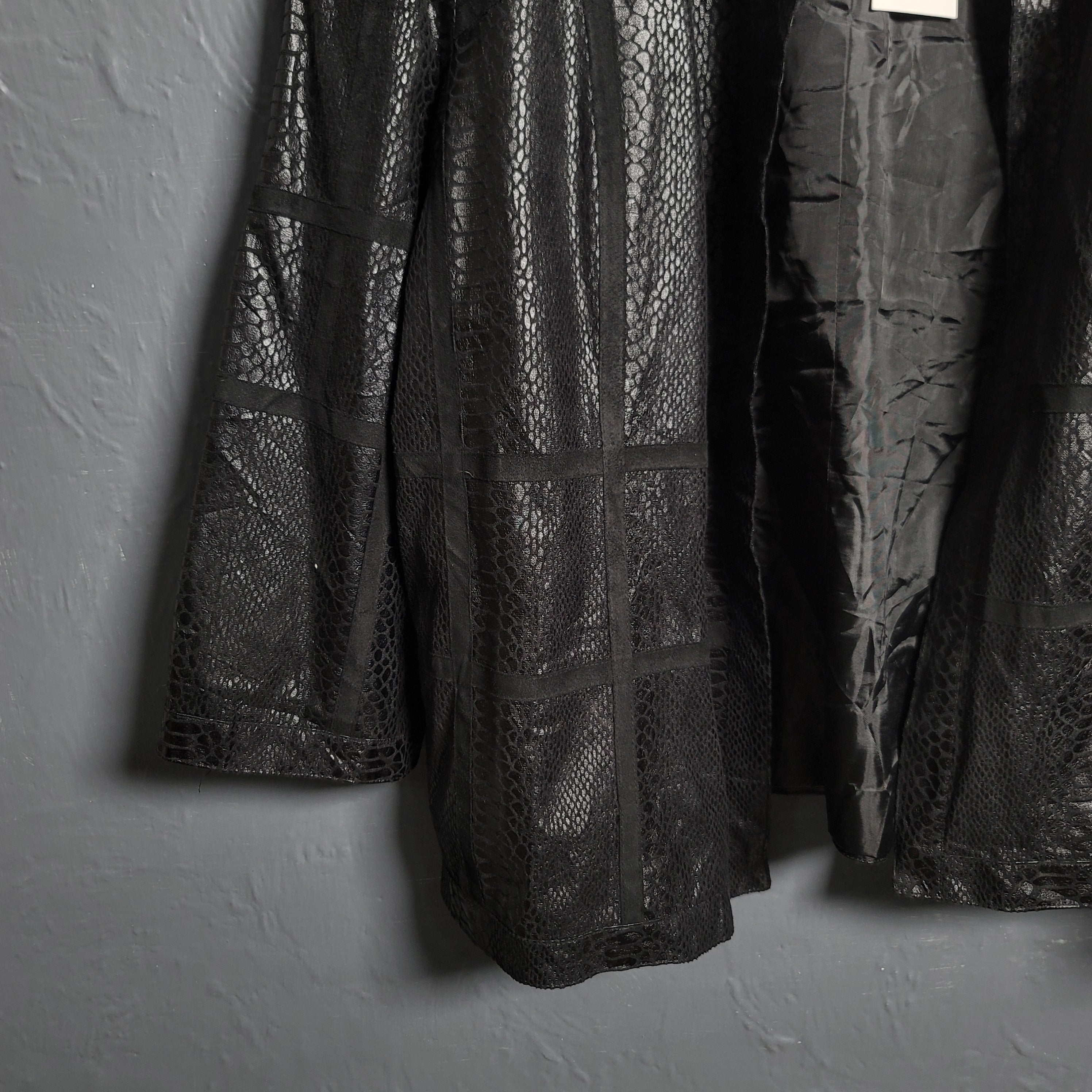 Alfred Dunner Women's Black Animal Print Shiny Snakeskin Hook & Eye Jacket