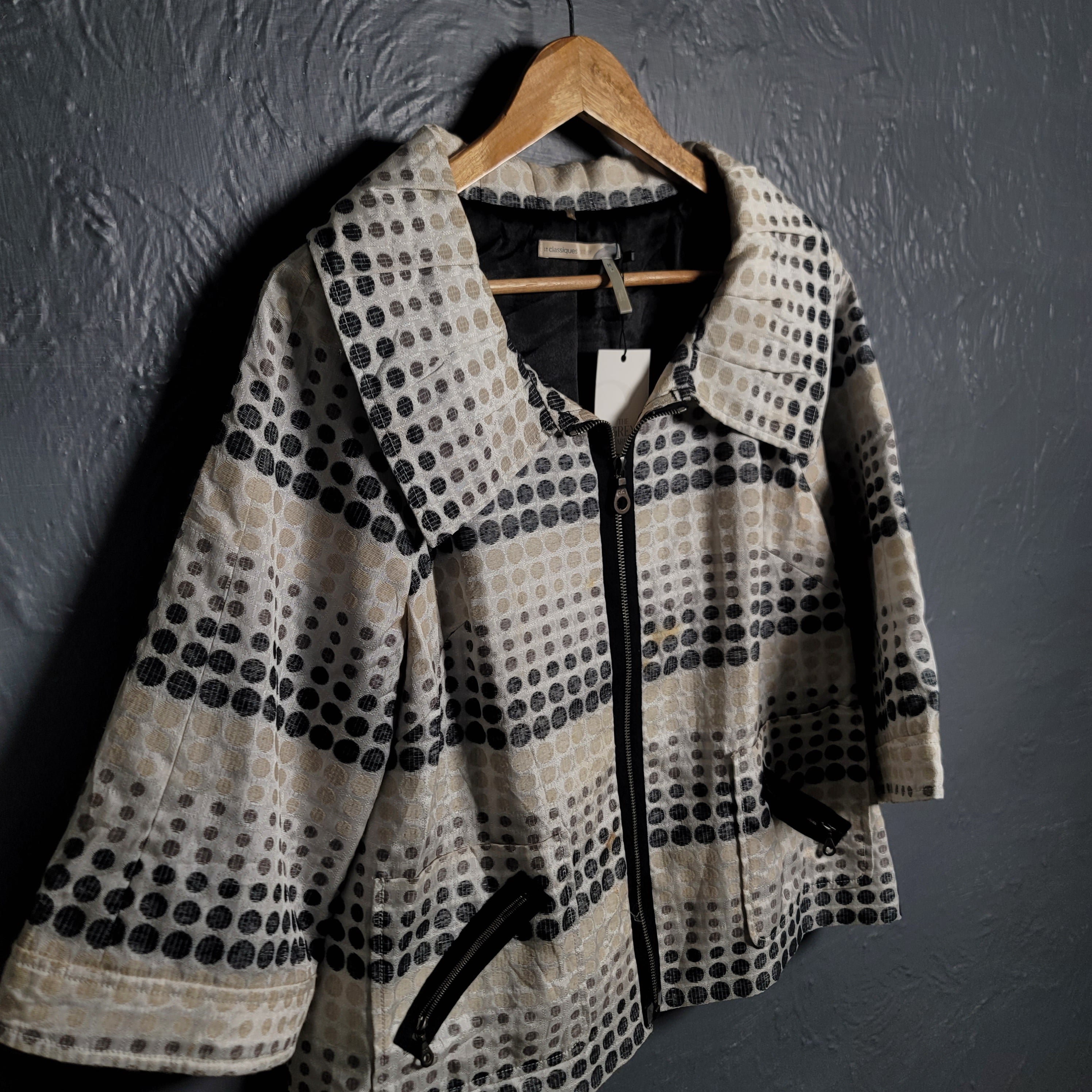 CLASSIQUES ENTIER Off-white Polka dots Textured Design Fashion Jacket