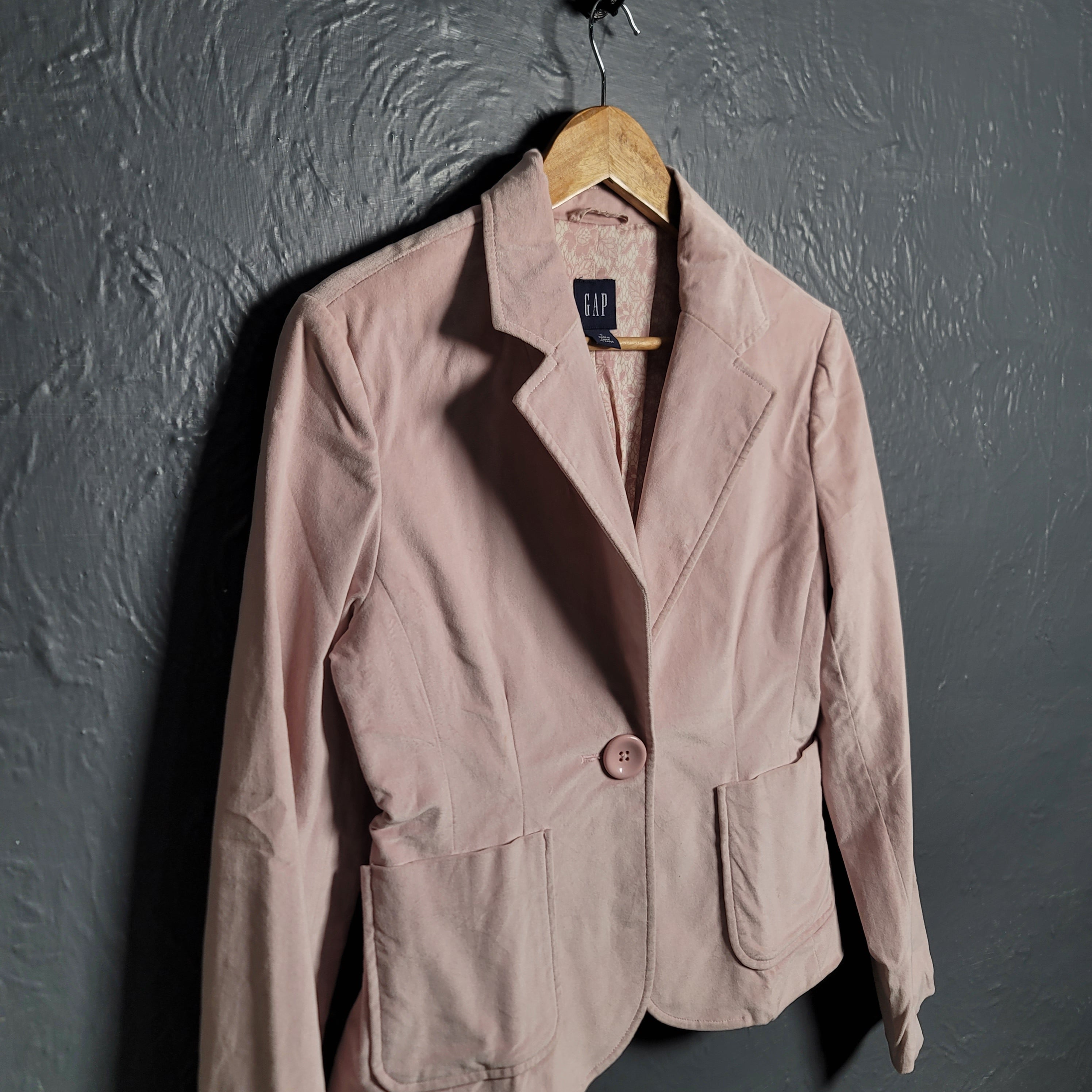Women's GAP Long Sleeve One Button Notch Collared Pink Velvet Blazer Jacket