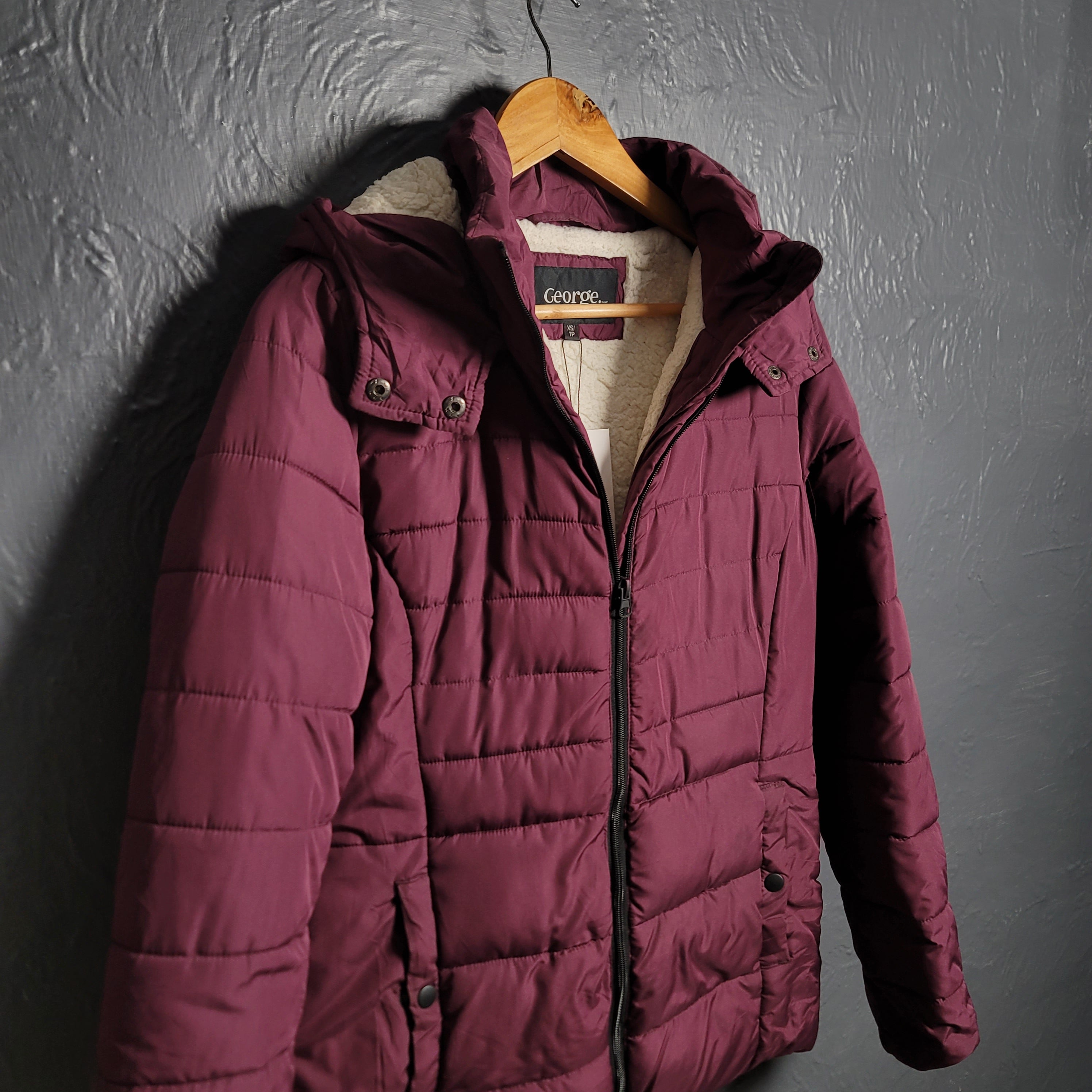 George Plum Hooded Puffer Jacket (Unisex)