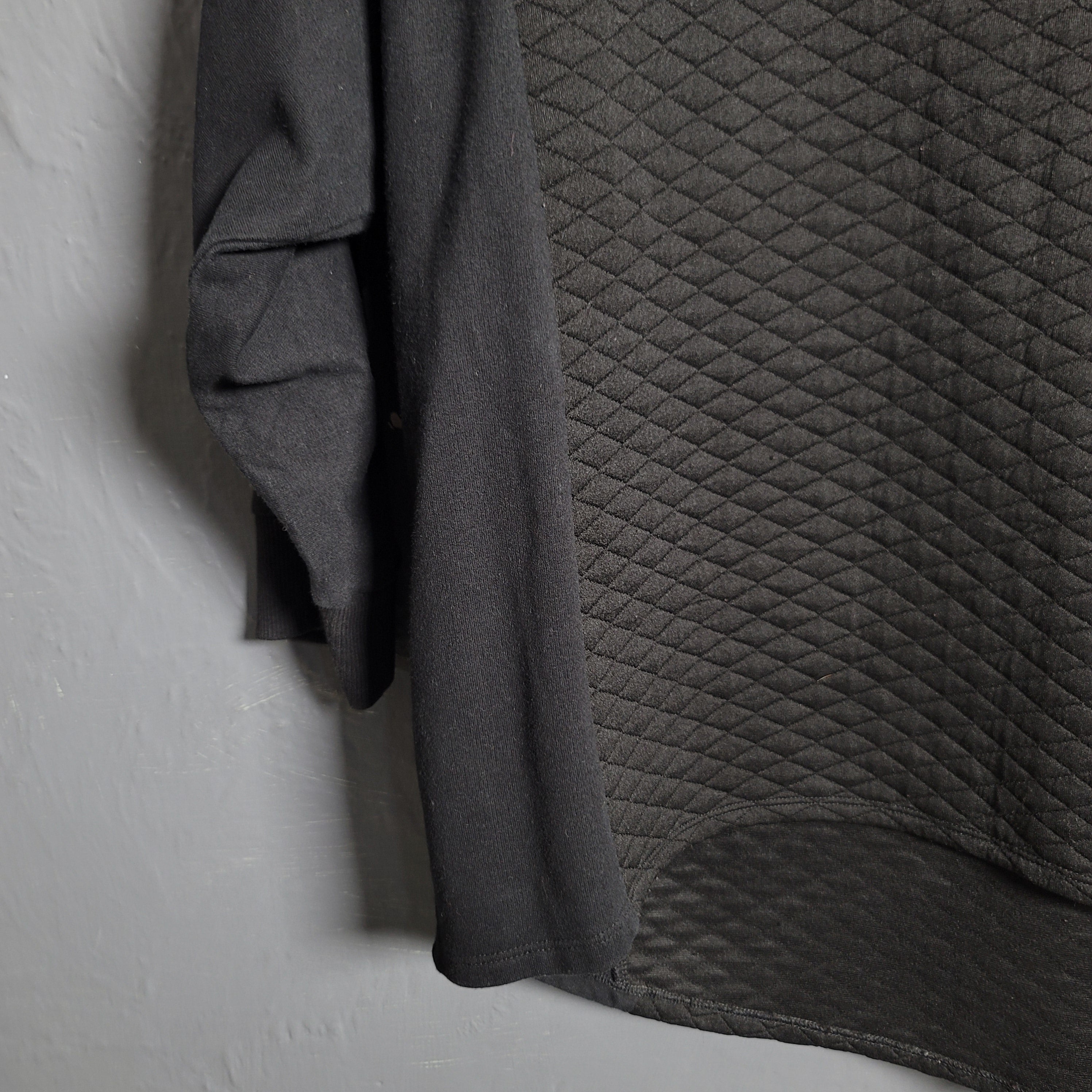 APT 9 Women's Black Textured Cropped Sweatshirt