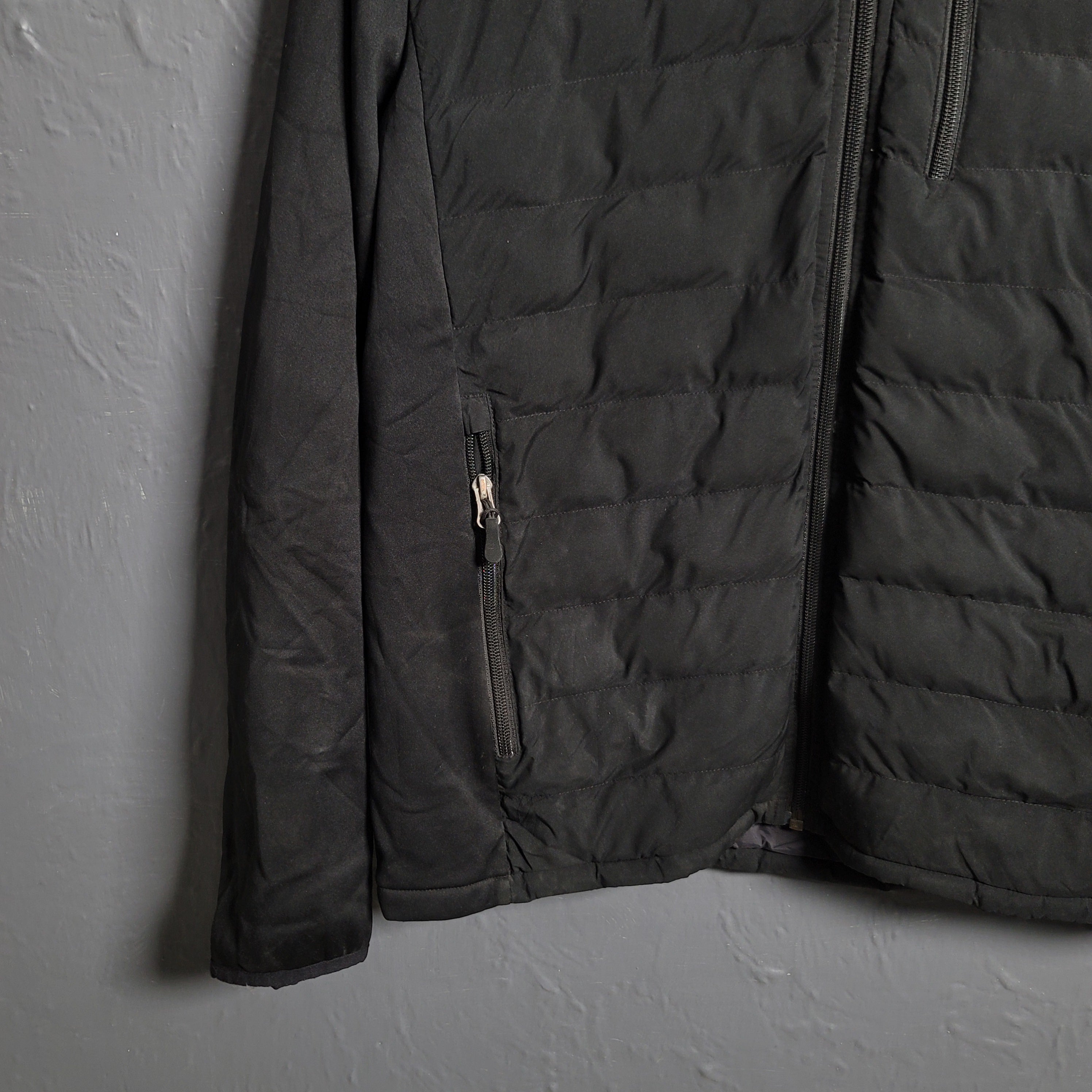 32 Degrees Men's Mixed Media Jacket with Full Zipper Closure and Zippered Pockets