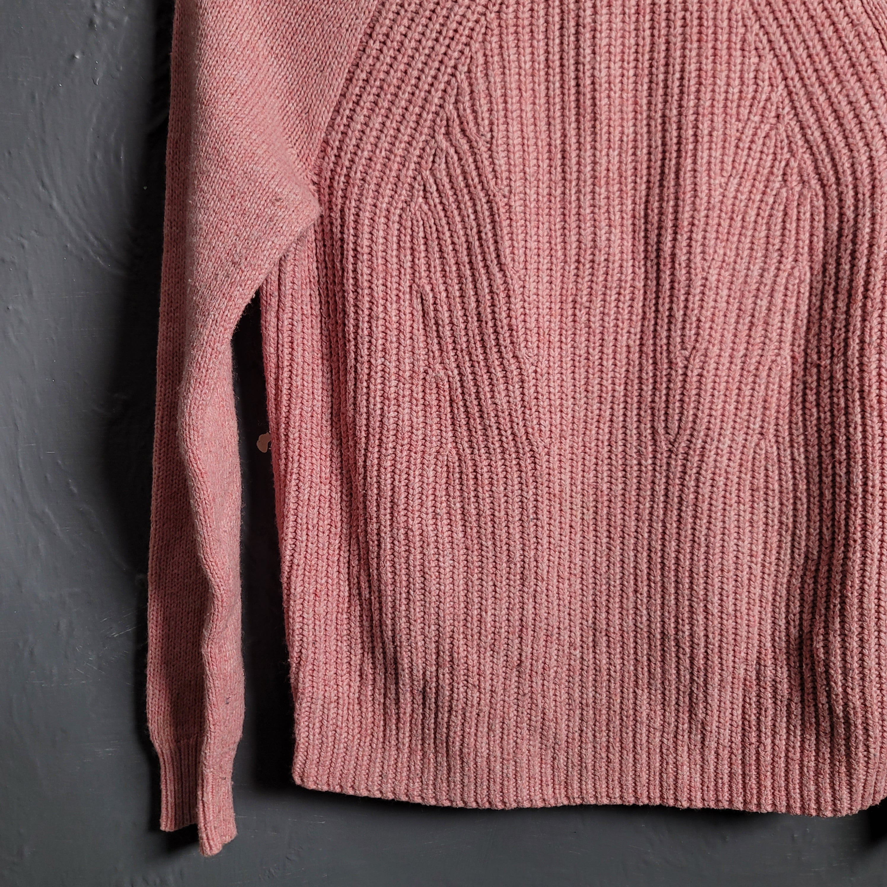 WOMEN'S UNIQLO PINK JUMPER SWEATER