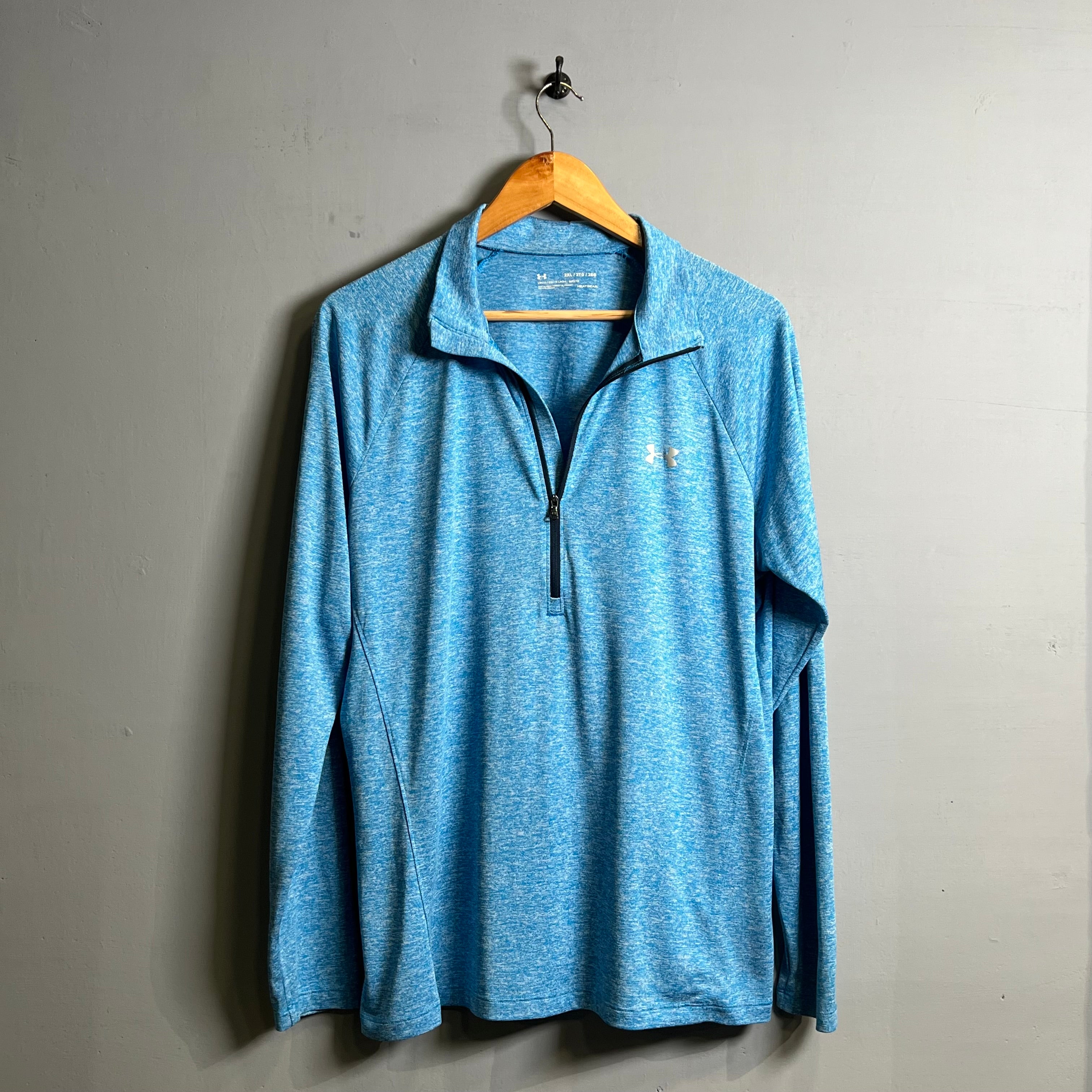 Blue loose fit UnderArmour sports upper (UnderArmour) - THE GREY AREA