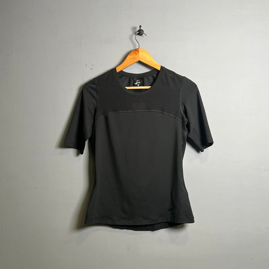 Solid black Nike Sports T-shirt (Nike) - THE GREY AREA