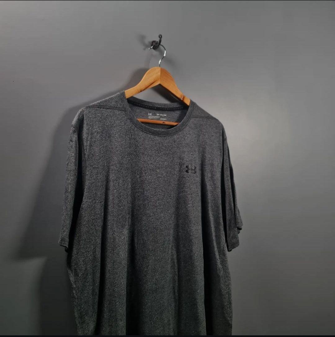 Grey loosefit sports/casual T-shirt (UnderArmour) - THE GREY AREA