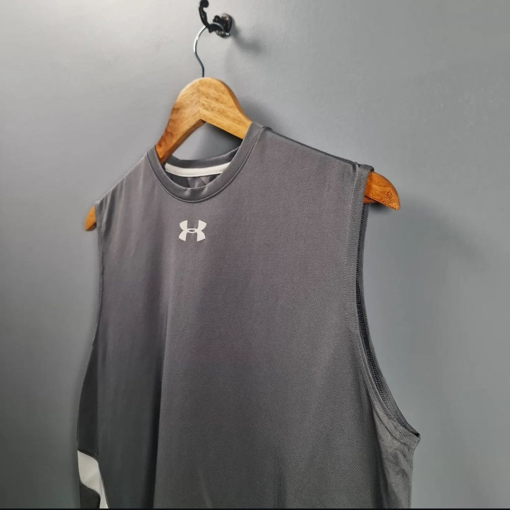 Grey sleevless heatgear Sport shirt (UnderArmour) - THE GREY AREA