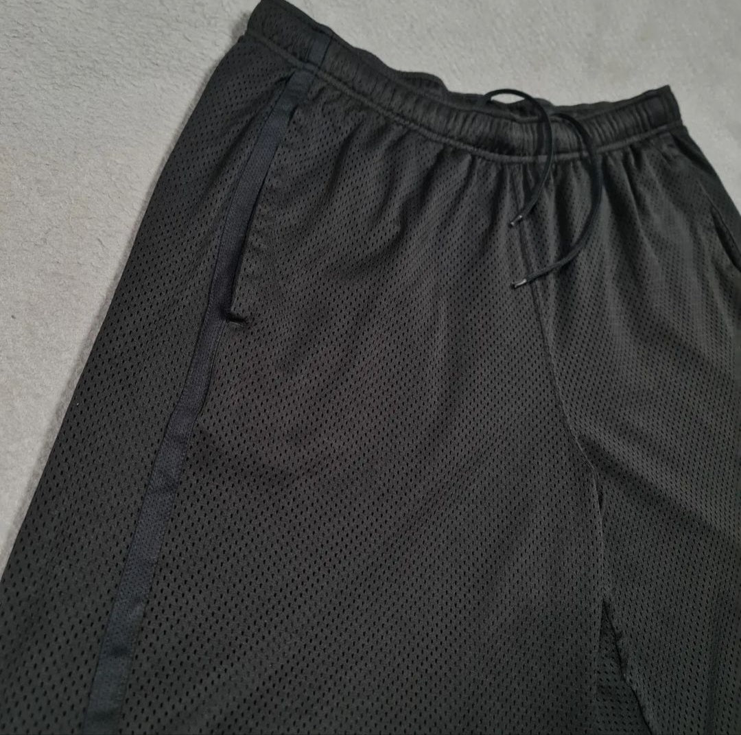 Black textured Sports/Casual Shorts (Nike) - THE GREY AREA
