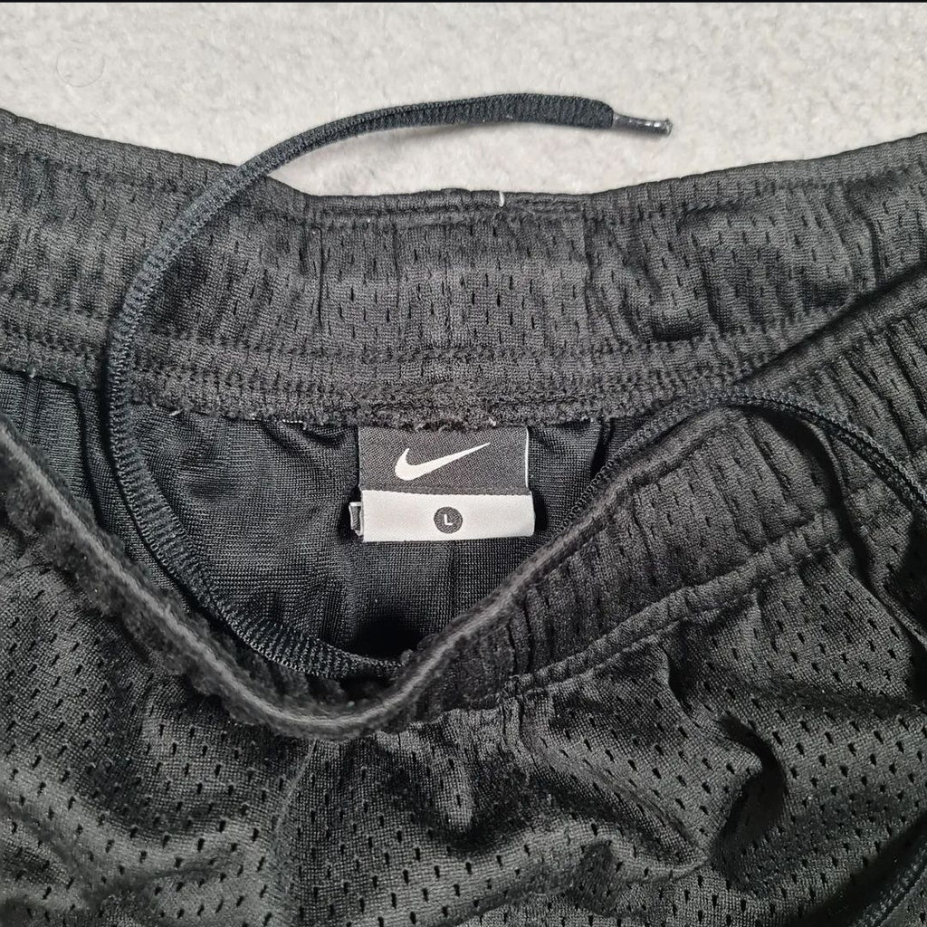 Black textured Sports/Casual Shorts (Nike) - THE GREY AREA
