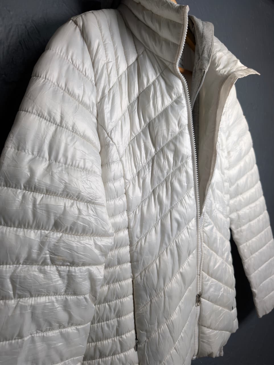 Women's GUESS White hooded packable puffer jacket