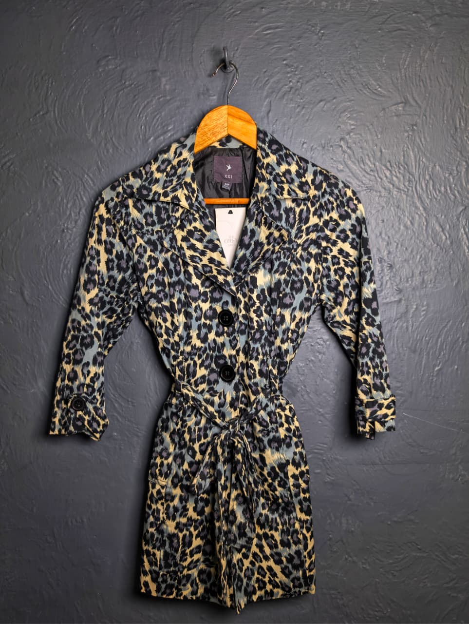 Women's Leopard print trench coat with belt from XXI