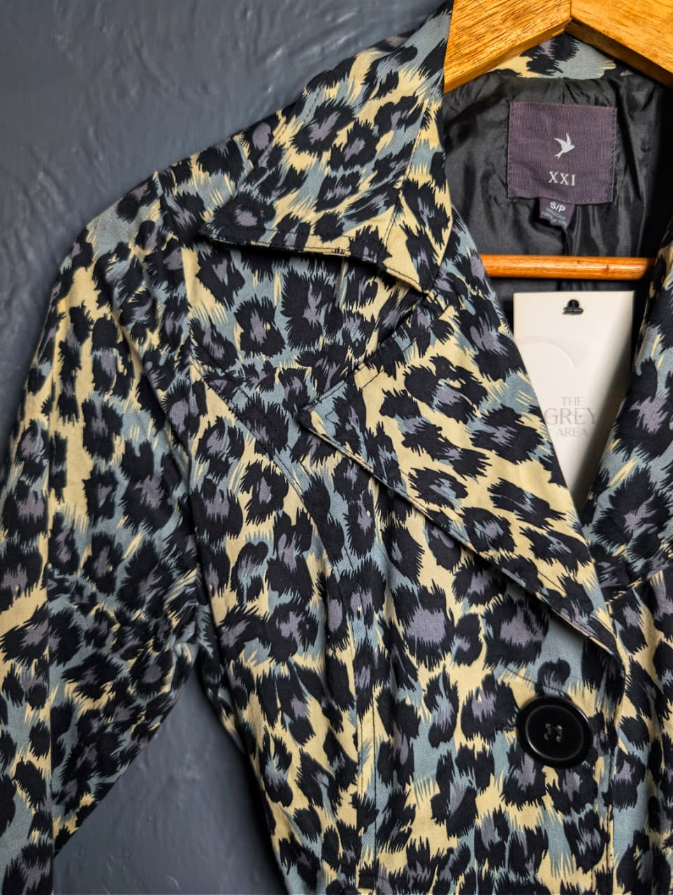 Women's Leopard print trench coat with belt from XXI