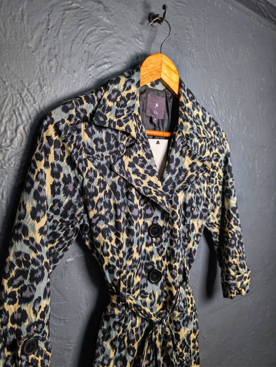 Women's Leopard print trench coat with belt from XXI