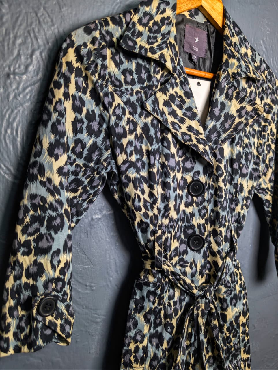 Women's Leopard print trench coat with belt from XXI