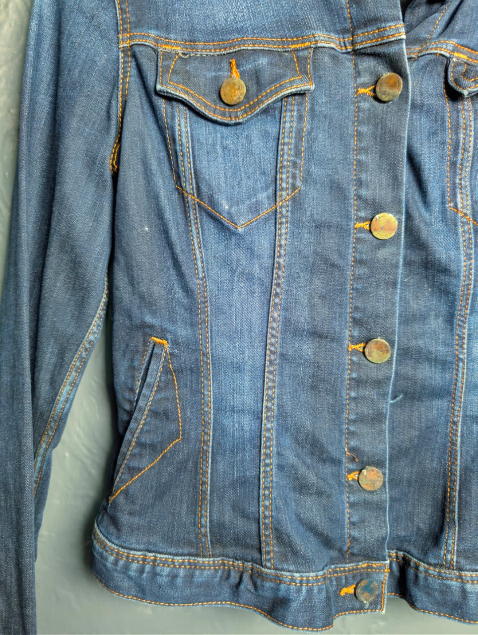 Women's Denim Slim-fit trucker jacket in a classic blue wash by Massimo Dutti