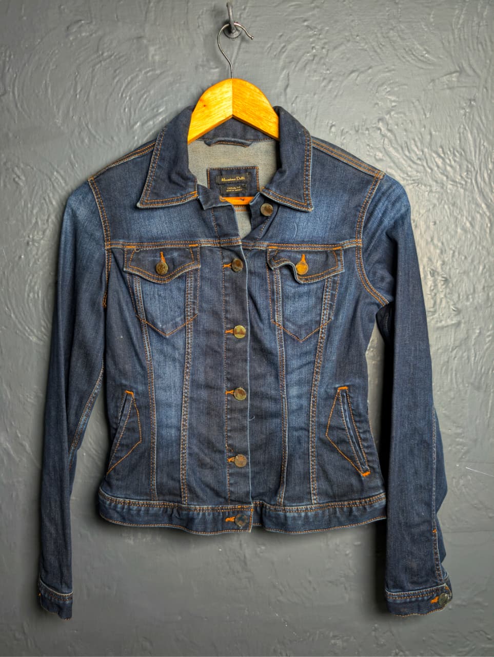 Women's Denim Slim-fit trucker jacket in a classic blue wash by Massimo Dutti