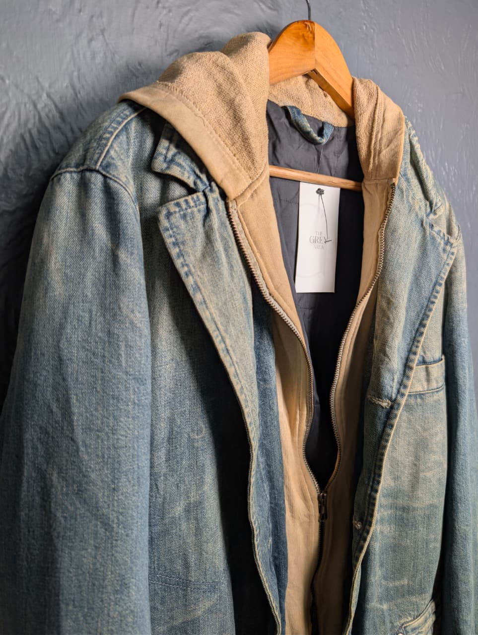 Men's vintage hybrid denim blazer with an integrated hood