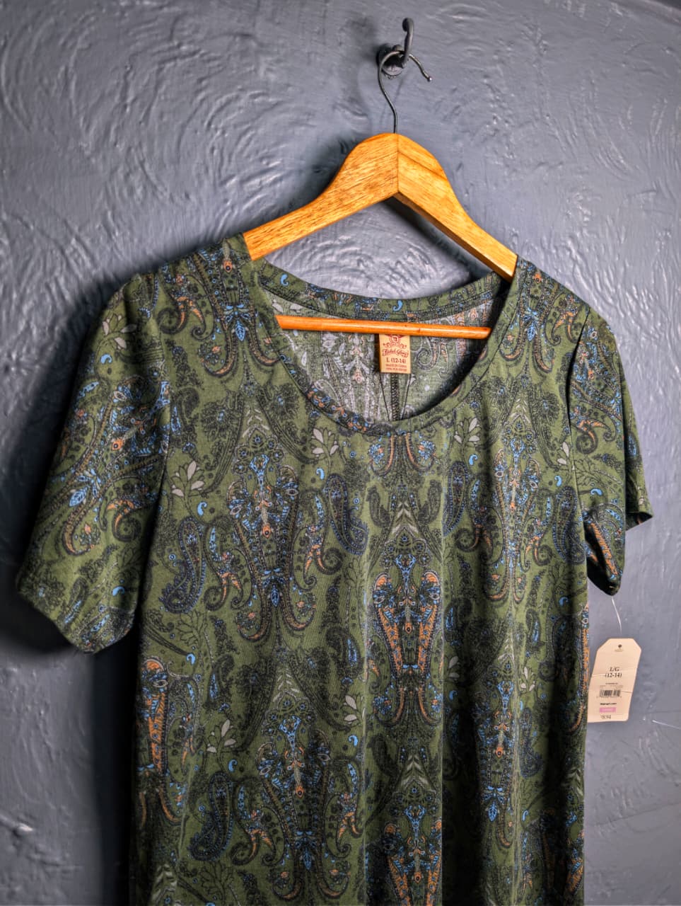 Brand New paisley print t-shirt from Faded Glory.
