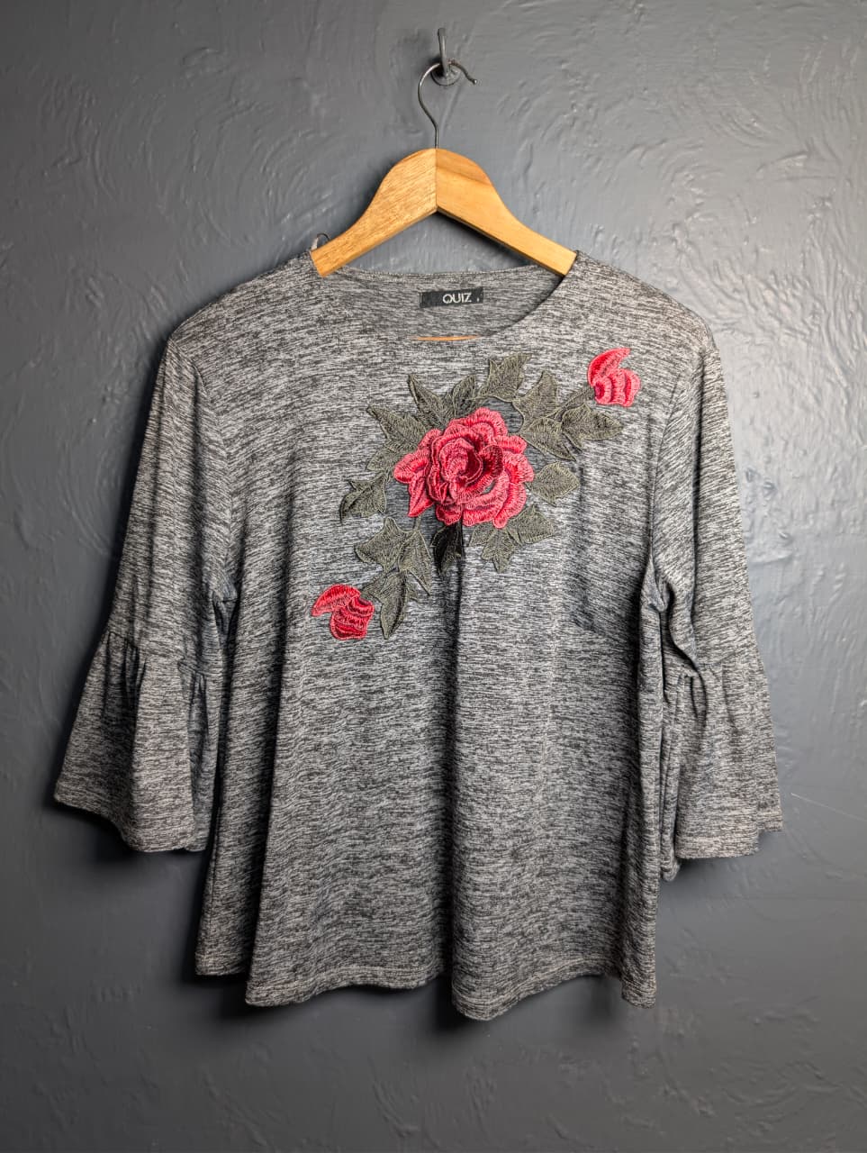 Quiz brand heather gray top with red floral embroidery