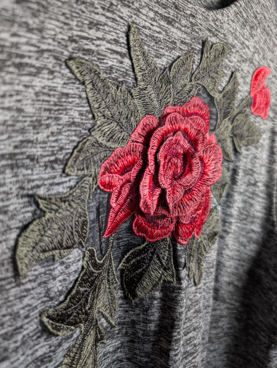 Quiz brand heather gray top with red floral embroidery