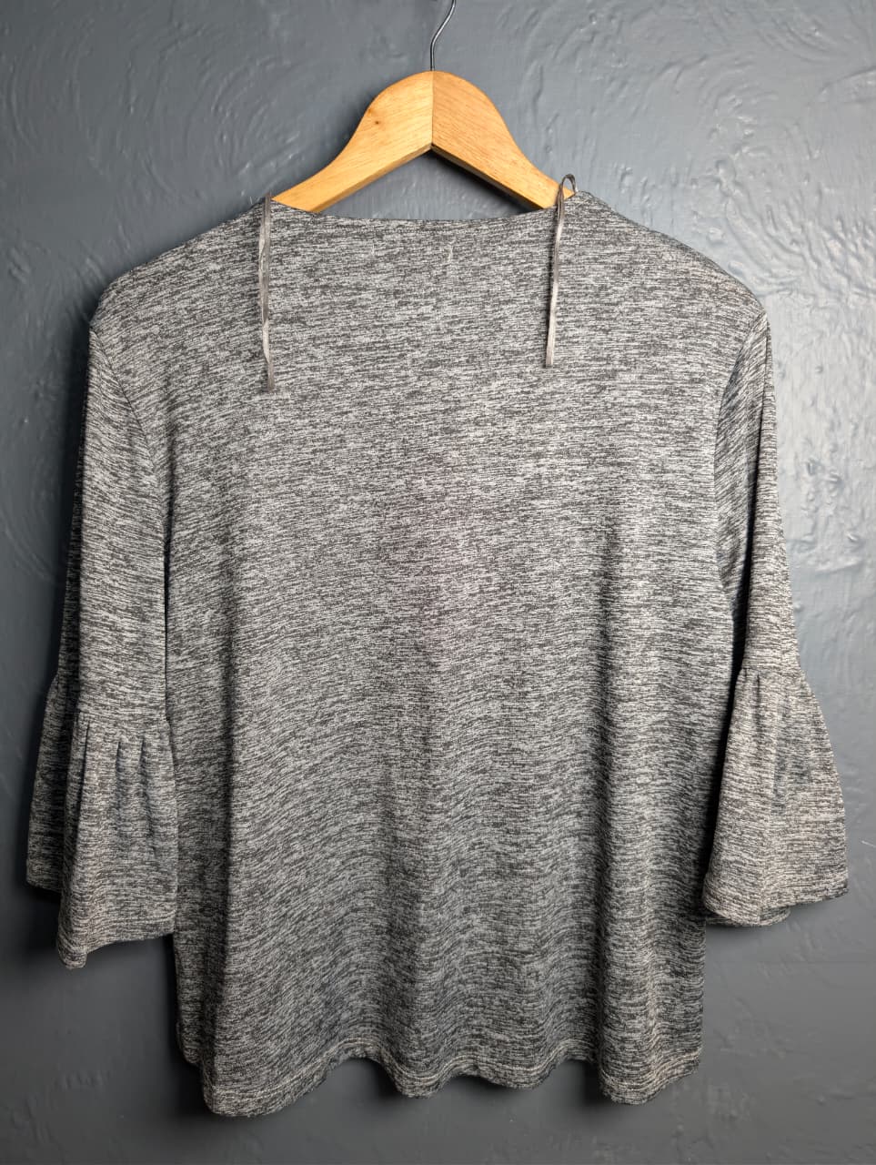 Quiz brand heather gray top with red floral embroidery