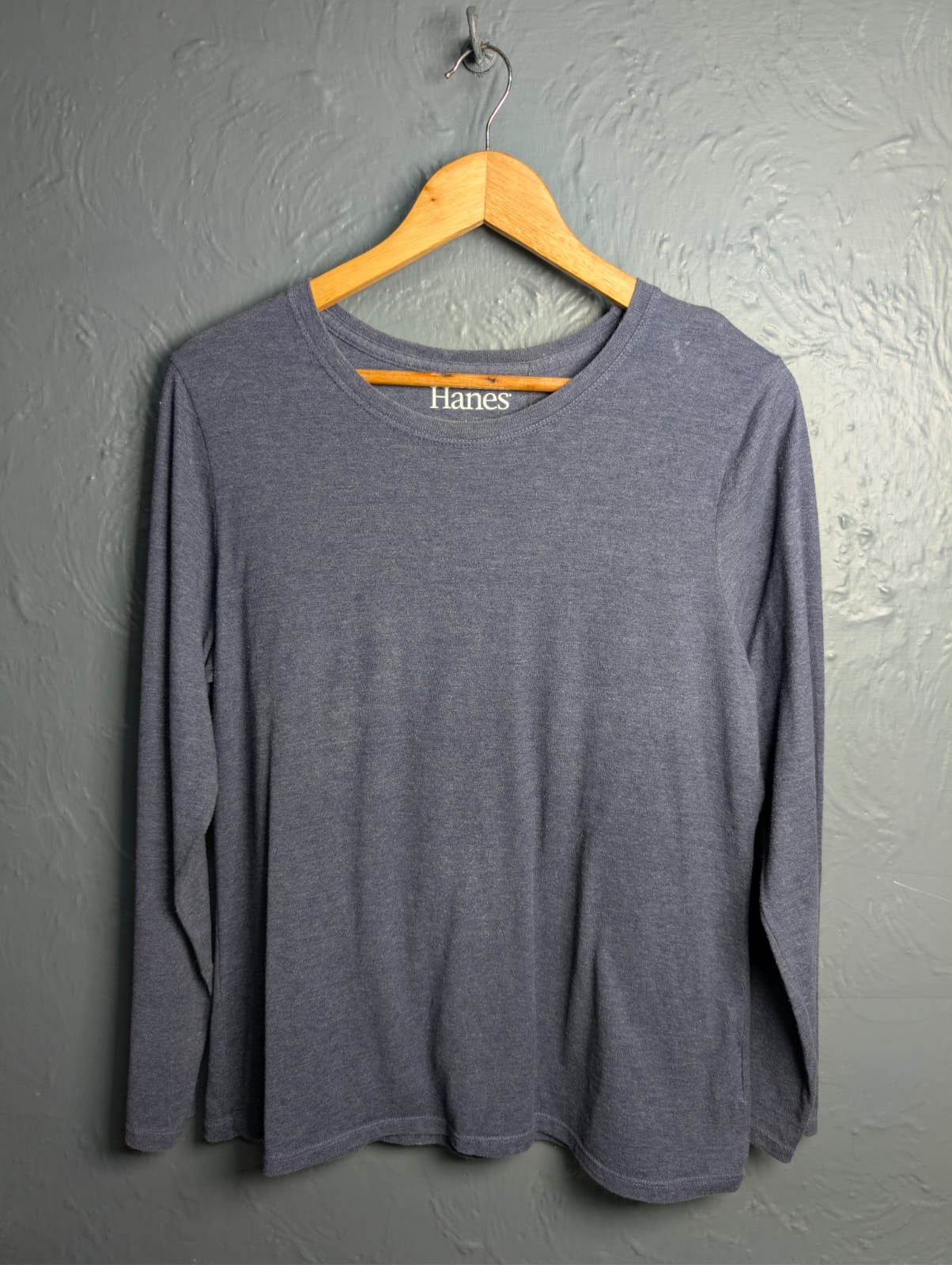 Hanes long-sleeve crewneck t-shirt