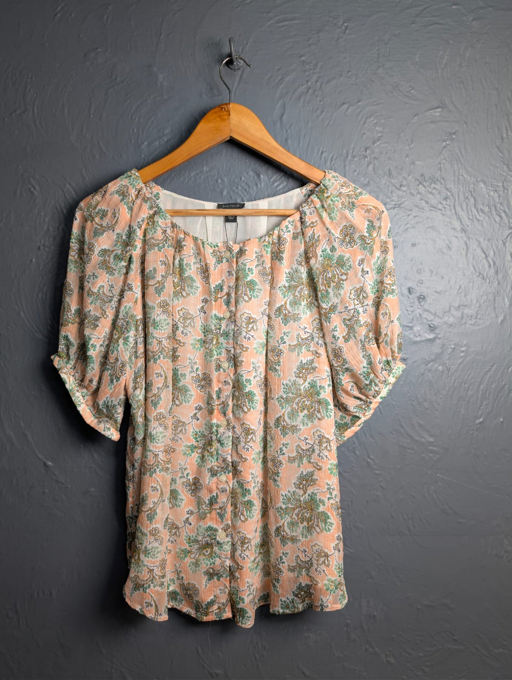 Ann Taylor peach and green floral print blouse