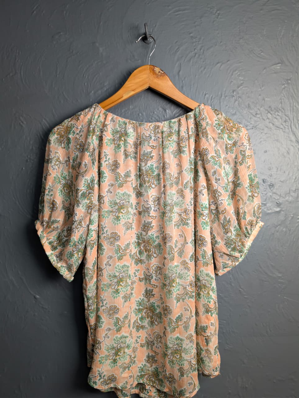 Ann Taylor peach and green floral print blouse